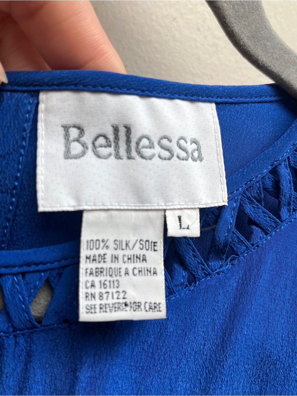 Vintage Bellessa Womens Size Large Pure Silk Short Sleeve Blouse Royal Blue - Picture 6 of 6